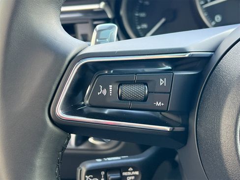 Used 2025 Porsche Macan image 28