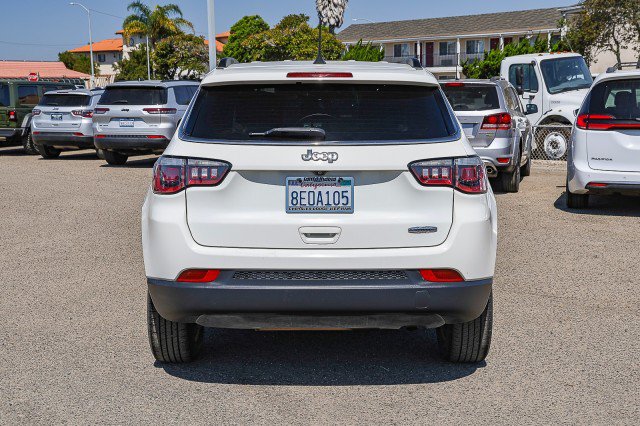 Used 2018 Jeep Compass Latitude w/ Popular Equipment Group FWD image 5