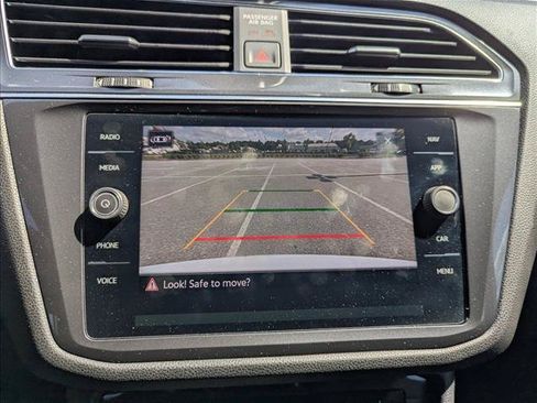 Used 2022 Volkswagen Tiguan SEL R-Line AWD/4WD image 18