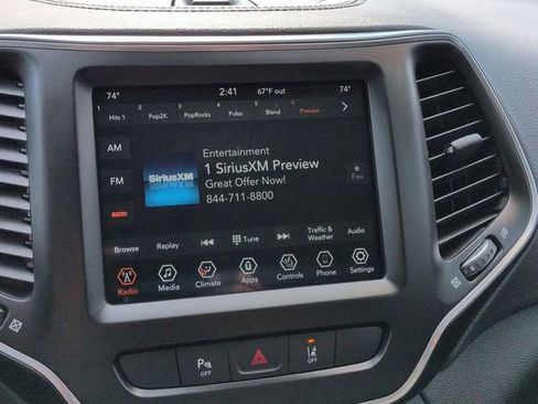 Used 2021 Jeep Cherokee Latitude Lux w/ Comfort/Convenience Group image 17