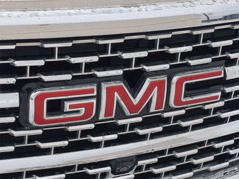 Used 2021 GMC Acadia Denali w/ Denali Ultimate Package image 19