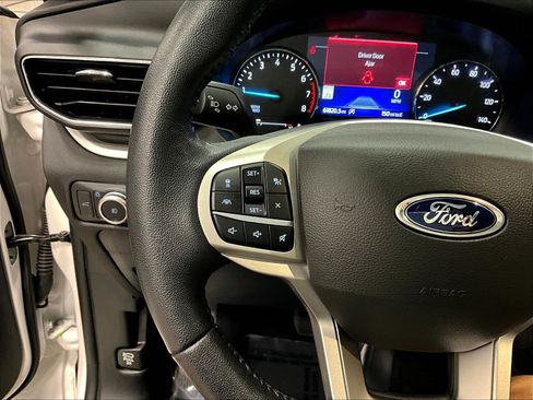 Used 2022 Ford Explorer XLT w/ Equipment Group 202A AWD/4WD image 11