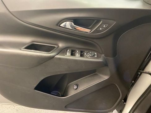 Used 2020 Chevrolet Equinox LT w/ Driver Convenience Package AWD/4WD image 18