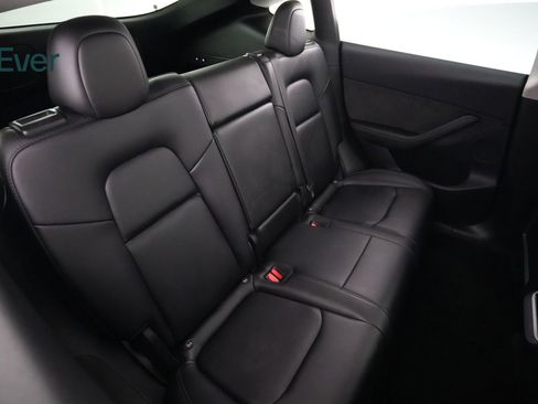 Used 2022 Tesla Model Y Performance image 5