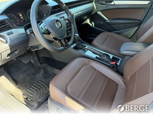 Used 2021 Volkswagen Passat 2.0T SE image 21