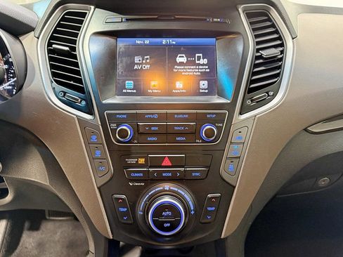Used 2017 Hyundai Santa Fe SE image 15
