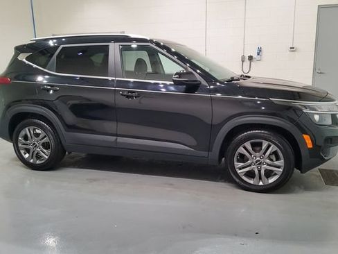 Used 2023 Kia Seltos S FWD image 8