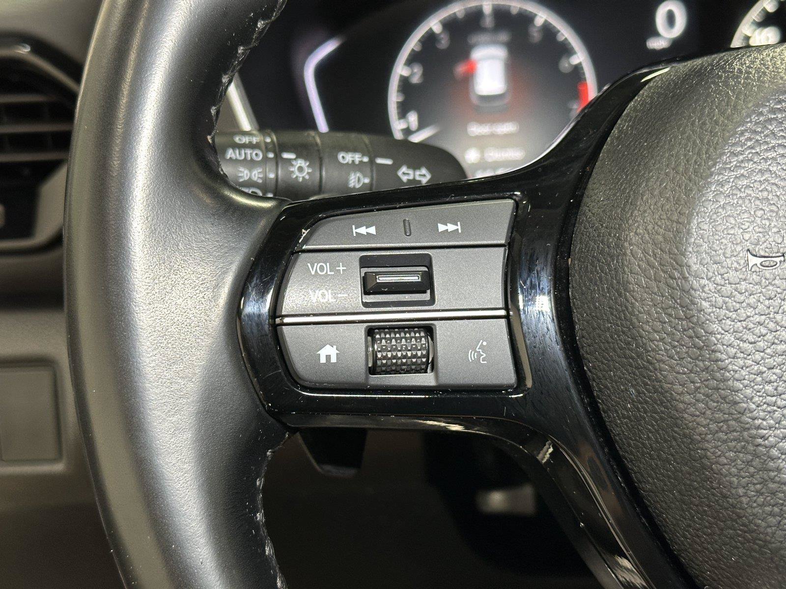 Used 2025 Honda Pilot Touring image 25