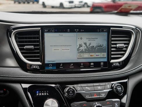 New 2026 Chrysler Pacifica Select image 25