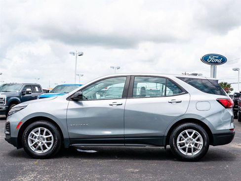 Used 2023 Chevrolet Equinox LS FWD image 6