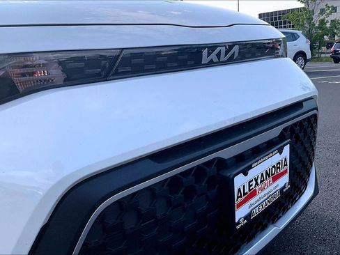 Used 2025 Kia Soul LX w/ LX Technology Package FWD image 27