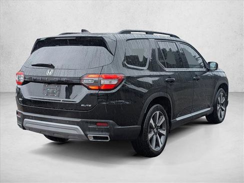 Used 2024 Honda Pilot Elite image 5