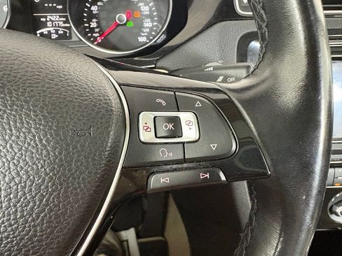 Used 2016 Volkswagen Jetta SEL FWD image 23