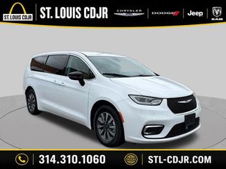 Used 2024 Chrysler Pacifica Limited FWD 360° Tour