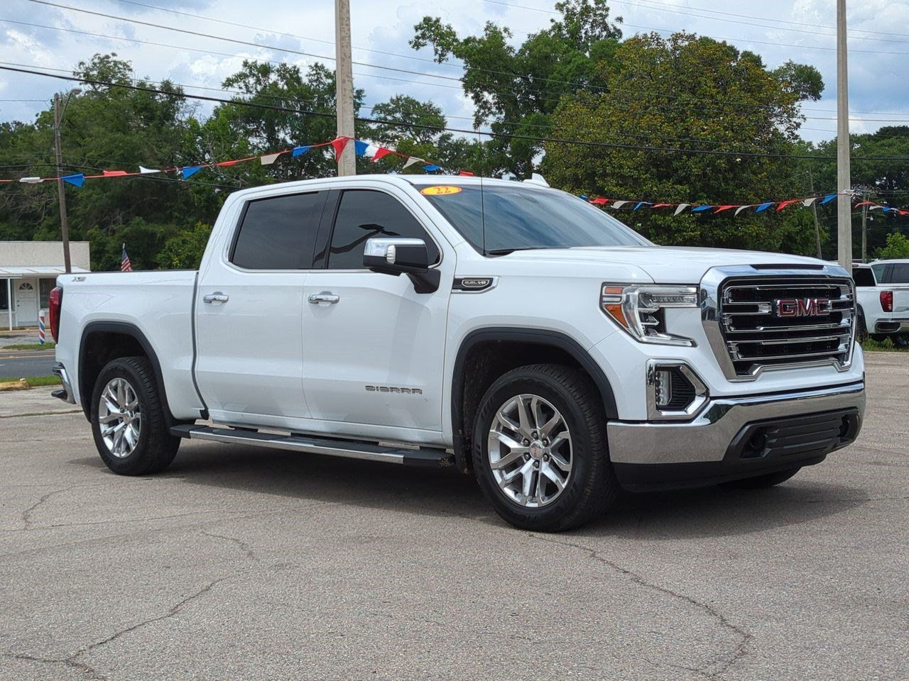 Used 2022 GMC Sierra 1500 SLT w/ SLT Premium Package AWD/4WD image 2