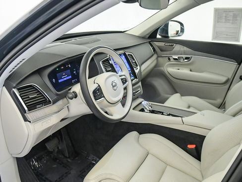 Certified 2025 Volvo XC90 T8 Ultra w/ Protection Package Premier AWD/4WD image 17