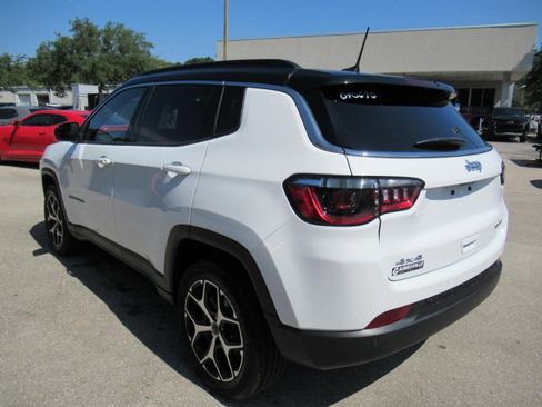 Used 2026 Jeep Compass Limited AWD/4WD image 5