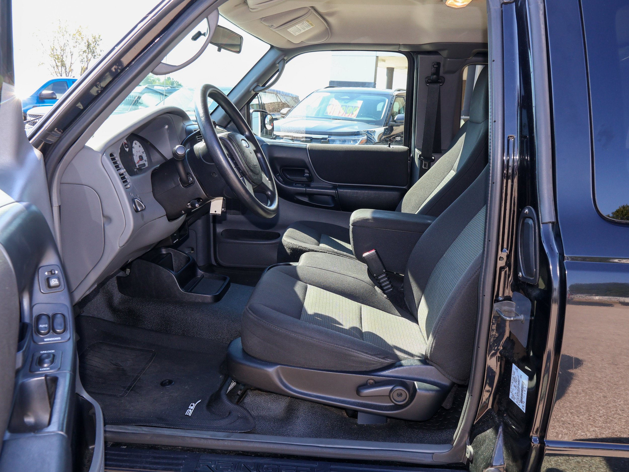 Used 2004 Ford Ranger XLT AWD/4WD image 12