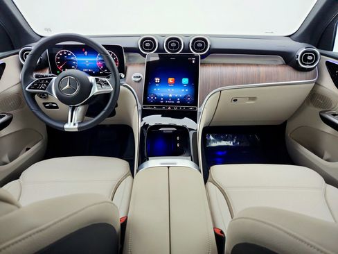 Used 2025 Mercedes-Benz GLC 300 image 24
