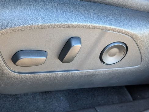 New 2026 Chevrolet Equinox EV RS image 18