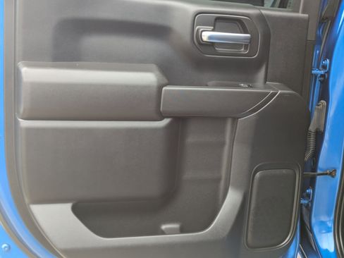 Used 2022 Chevrolet Silverado 1500 Custom image 14