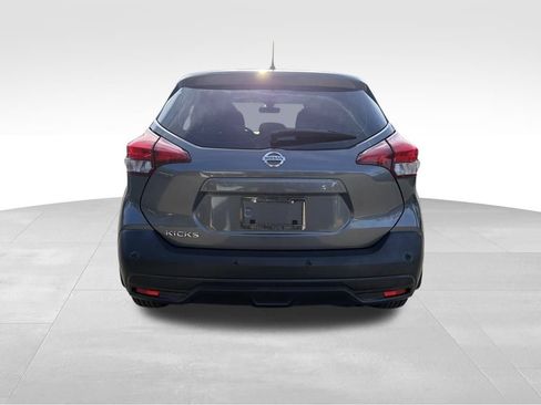 Used 2020 Nissan Kicks S image 6
