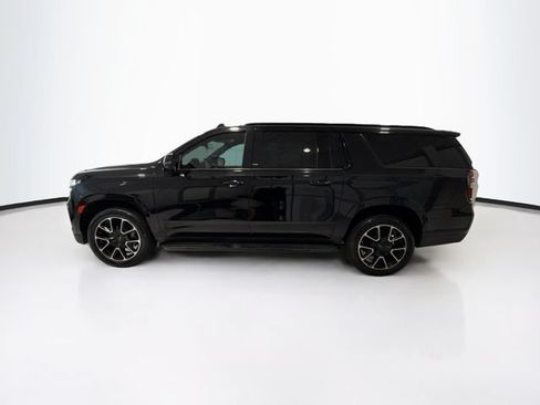 Used 2022 Chevrolet Suburban RST w/ Luxury Package AWD/4WD image 4