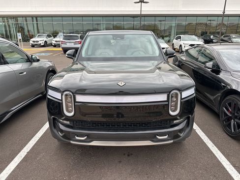 Used 2024 Rivian R1S Adventure image 2