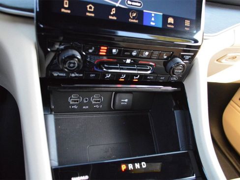 Certified 2023 Jeep Grand Cherokee L Limited w/ Luxury Tech Group II image 22