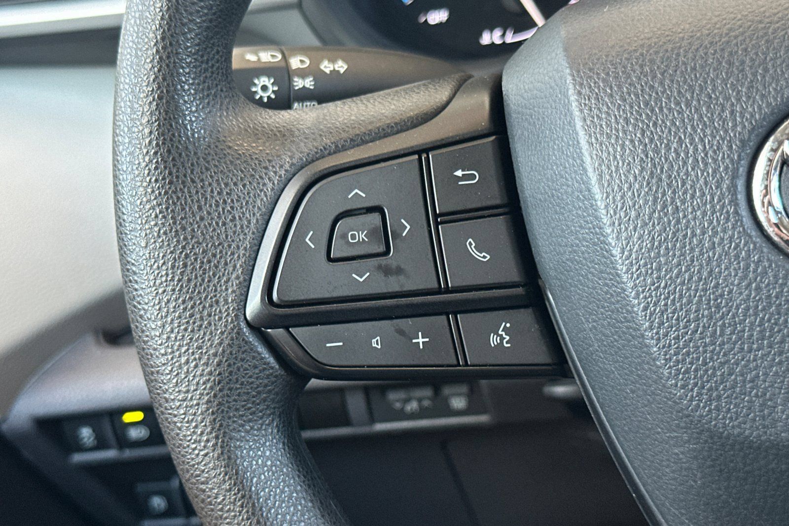 Certified 2024 Toyota Sienna LE AWD/4WD image 28