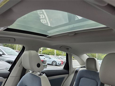 New 2026 Volkswagen Jetta SE FWD image 24