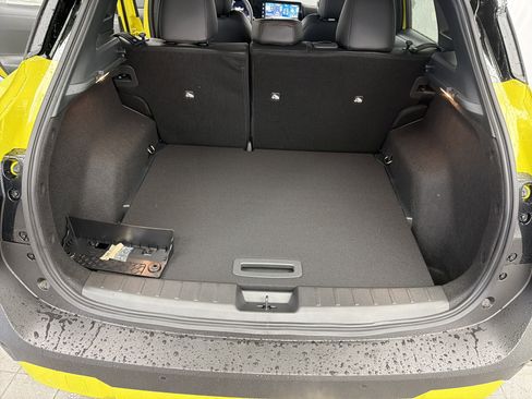 New 2026 Nissan Kicks SR image 11