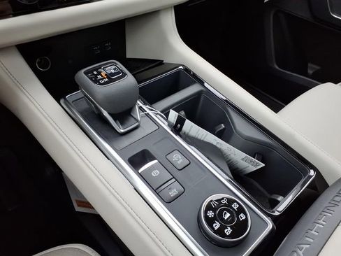New 2026 Nissan Pathfinder SL AWD/4WD image 12