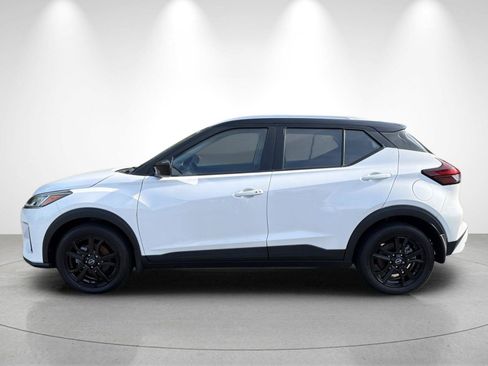 Used 2023 Nissan Kicks SV FWD image 2
