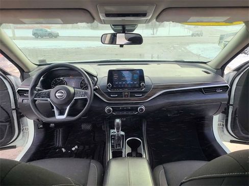 Used 2023 Nissan Altima 2.5 SV image 12