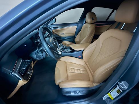 Used 2021 BMW 530i w/ Premium Package image 12