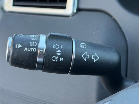 Used 2019 Land Rover Discovery Sport HSE image 13