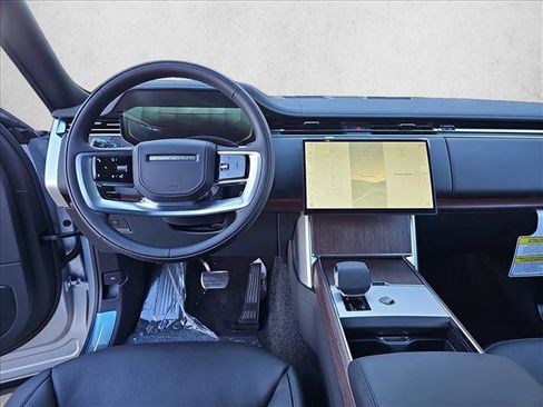 New 2025 Land Rover Range Rover SE image 16