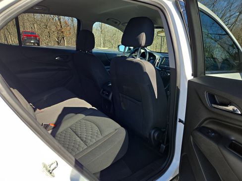 Used 2018 Chevrolet Equinox LT image 25