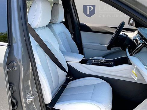 New 2026 Jeep Cherokee Laredo AWD/4WD image 22