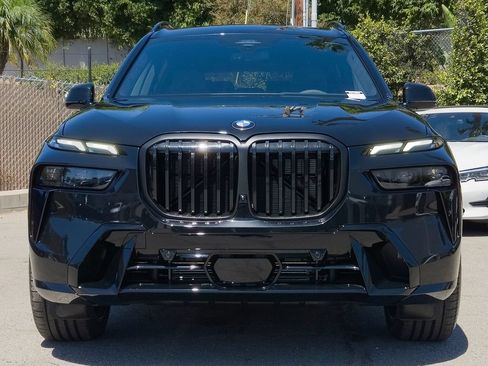 New 2027 BMW X7 xDrive40i w/ M Sport Package AWD/4WD image 2