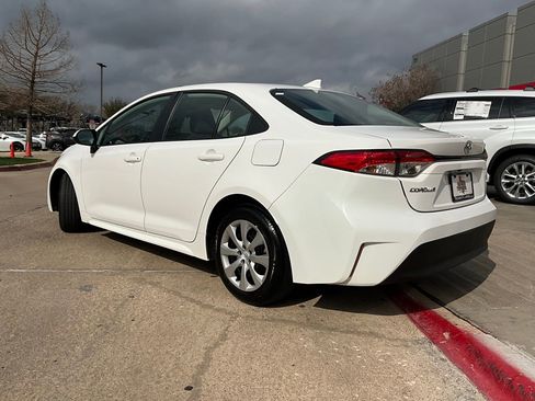 Used 2025 Toyota Corolla LE image 8