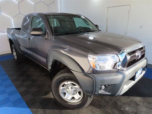 Used 2015 Toyota Tacoma PreRunner w/ Convenience Package RWD image 5