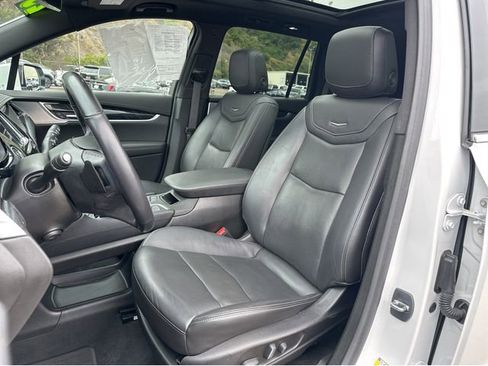 Certified 2023 Cadillac XT6 Premium Luxury FWD image 25