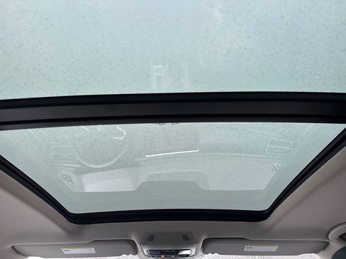 Used 2025 Volkswagen Atlas Peak Edition SE image 21