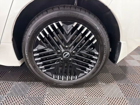 Used 2024 Nissan Leaf SV Plus image 31