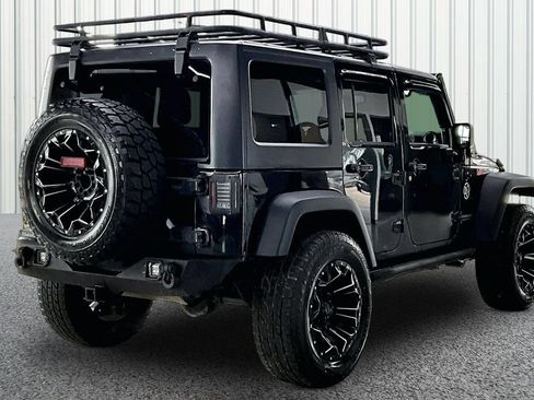 Used 2017 Jeep Wrangler Unlimited Rubicon w/ Dual Top Group AWD/4WD image 6
