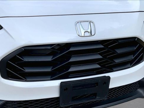 Used 2024 Honda HR-V Sport image 32