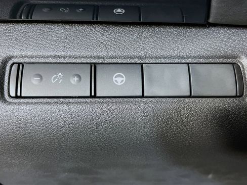 Used 2024 Nissan Pathfinder SV w/ Black Appearance Package image 13