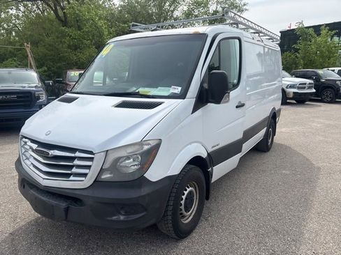Used 2014 Freightliner Sprinter 2500 RWD image 16